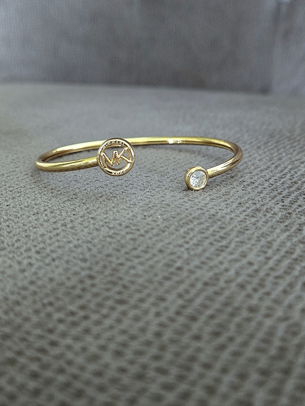 Michael Kors Thin Gold💛 Bracelet with Logo Medallion and Clear Crystal Accents - Picture 13 of 16